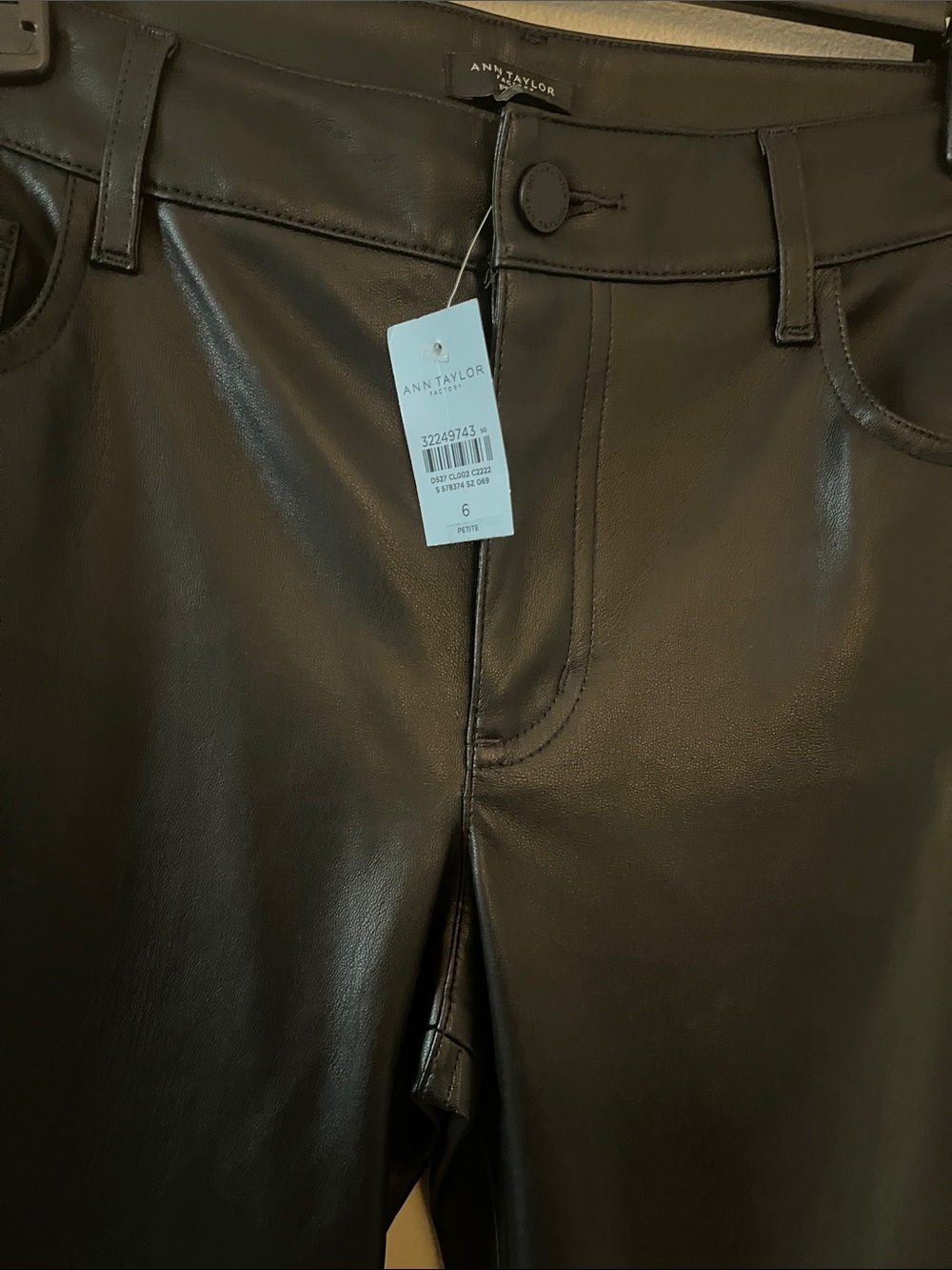 Ann Taylor Factory Faux Leather Pants size 6P NWT - Picture 5 of 6